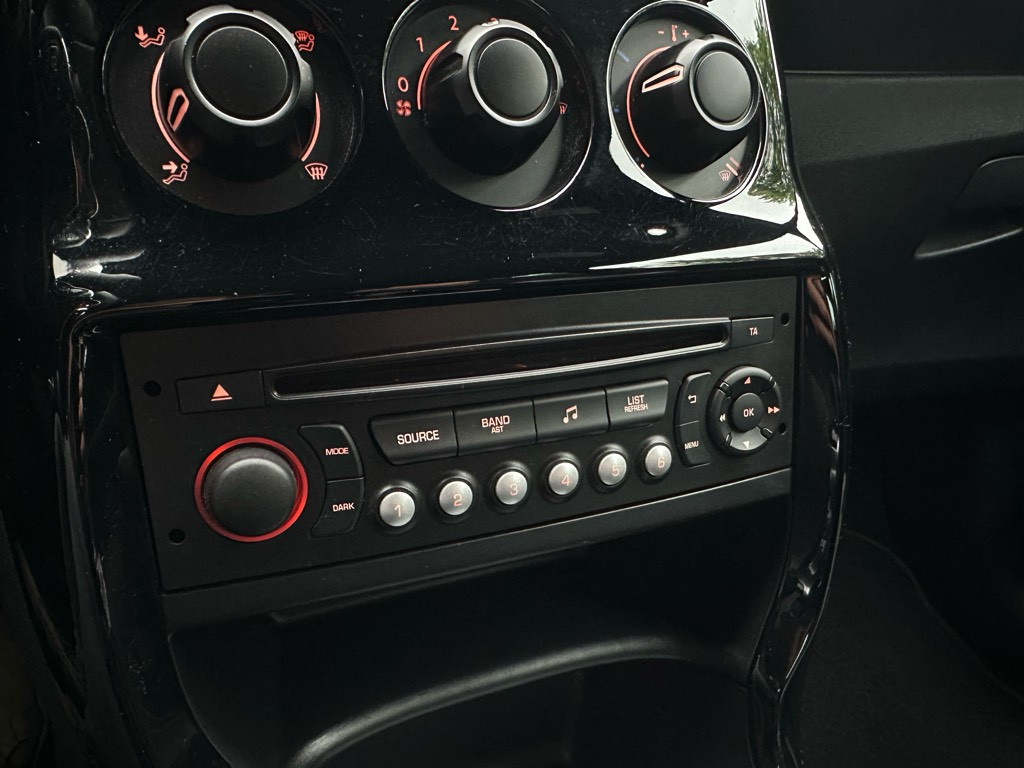 Citroen DS3 1.2 so chic // dealeronderhouden // 80.000km! //