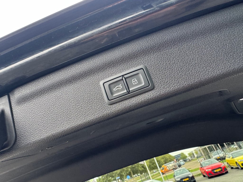 Audi Q3 35 tfsi 3x s-line * keyless * matrix led * carplay