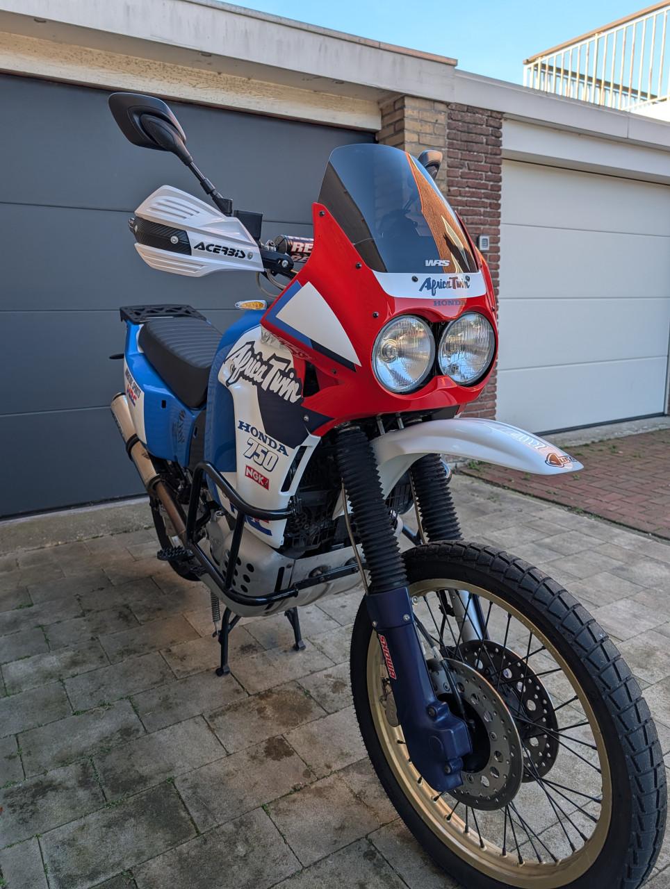 Honda Africa Twin XRV750 rd04