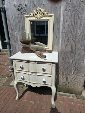 DIVERSE MODELLEN SPIEGELS, MAAR OOK KASTEN, BANKEN, OLD WOOD ITEMS KIJKT U