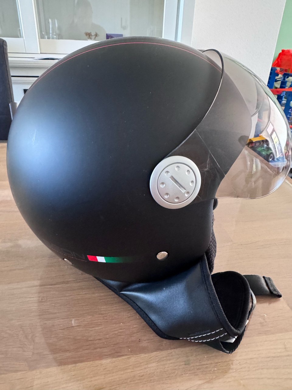 Beon disign scooter helm. (nieuw)