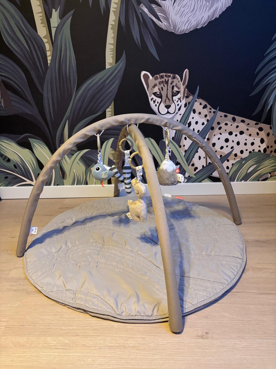 Speelkleed met boog van Done by Deer