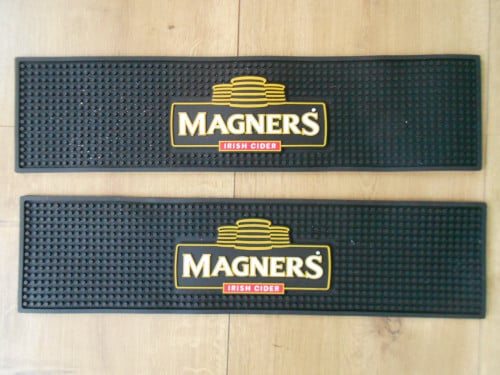 Twee barmatten Magners irish cider barmat
