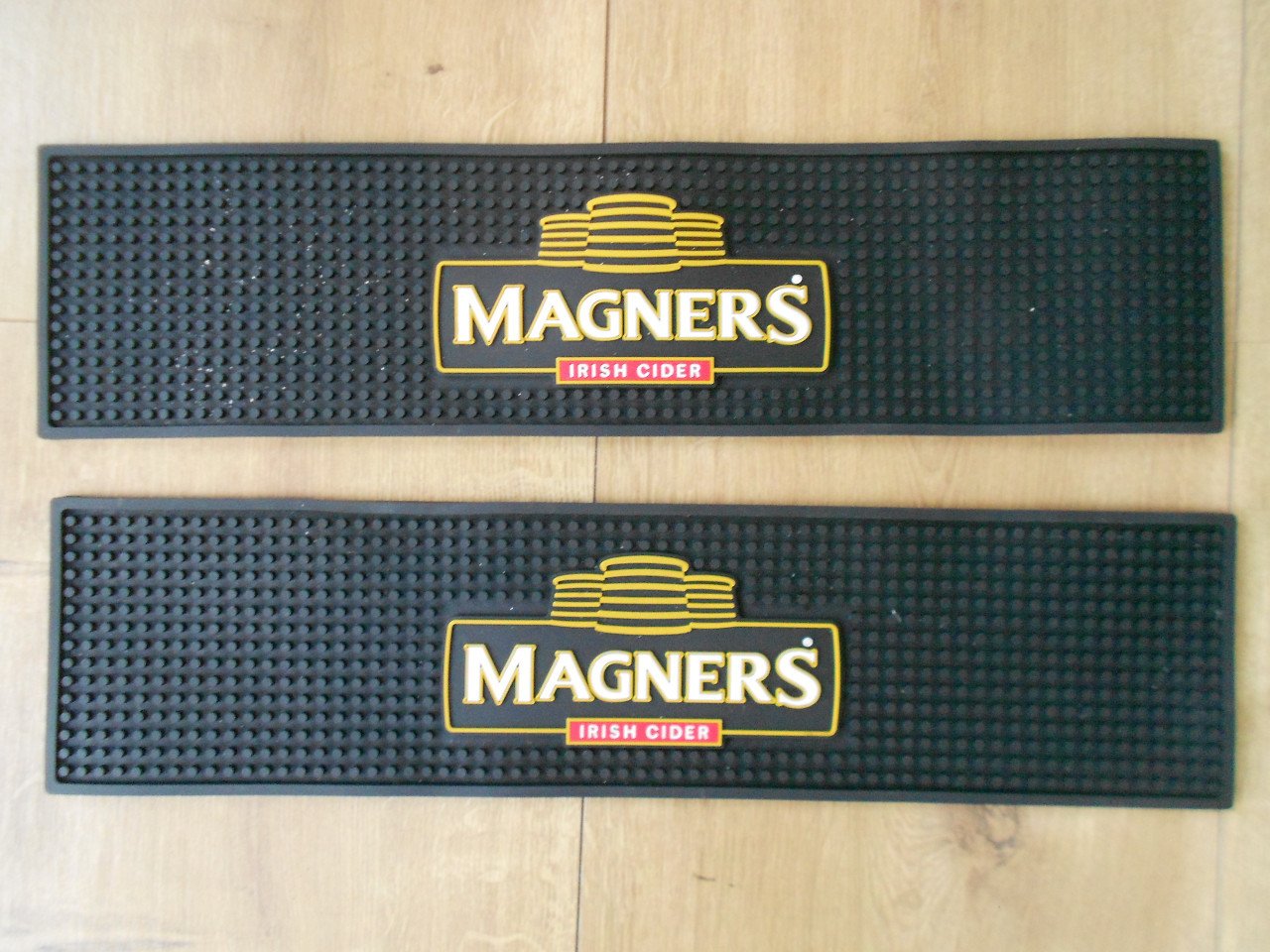 Twee barmatten Magners irish cider barmat