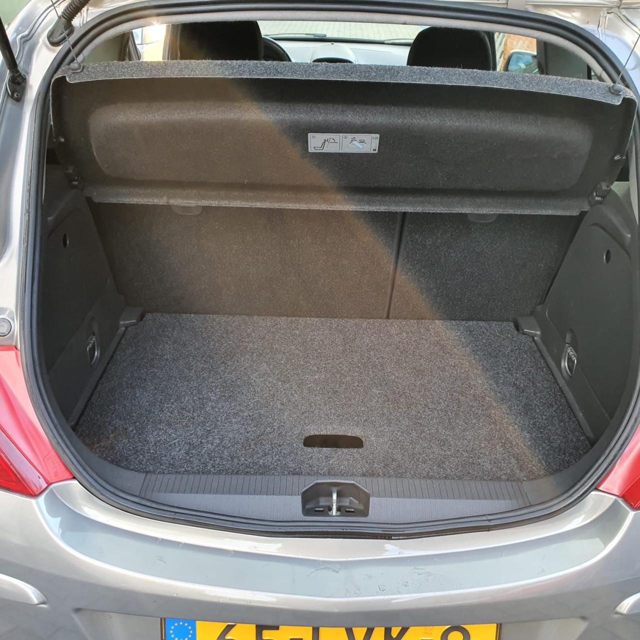 Opel Corsa 1.4-16V '111' Edition