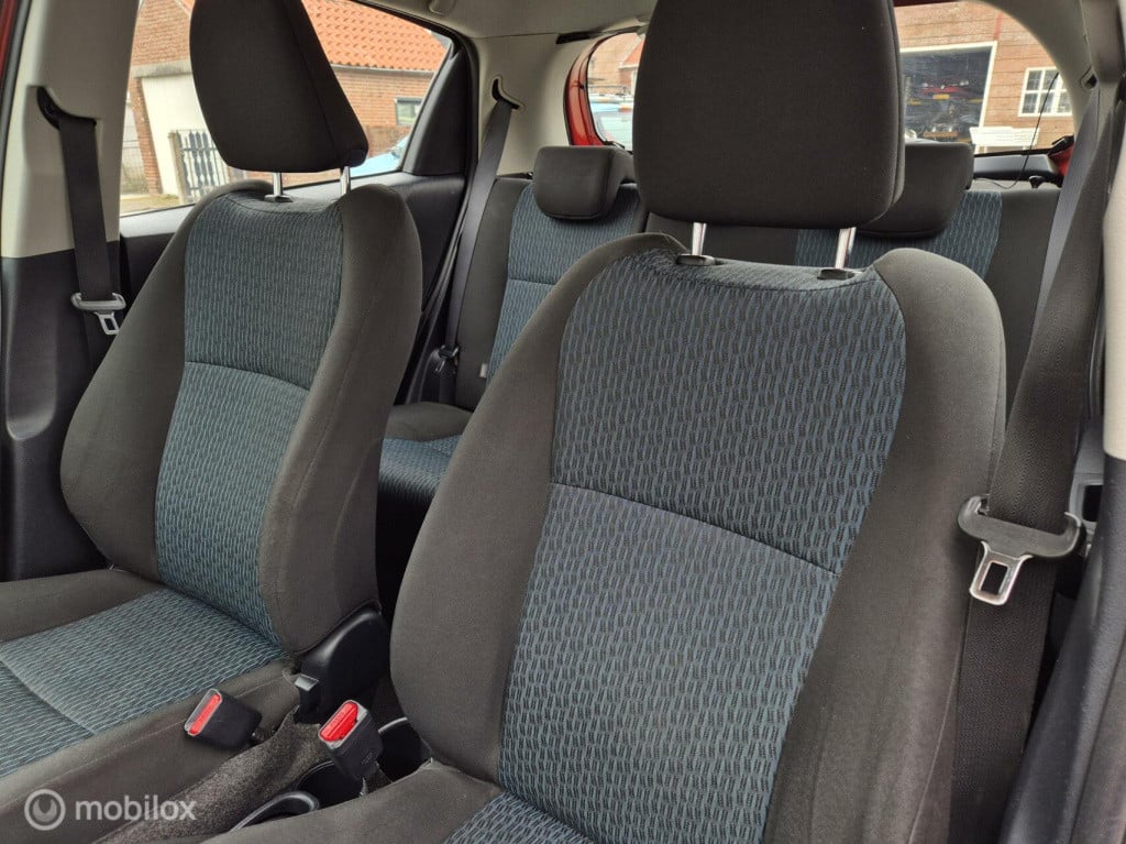 Toyota Yaris 1.0 vvt-i aspiration / camera / trekhaak / origineel nl