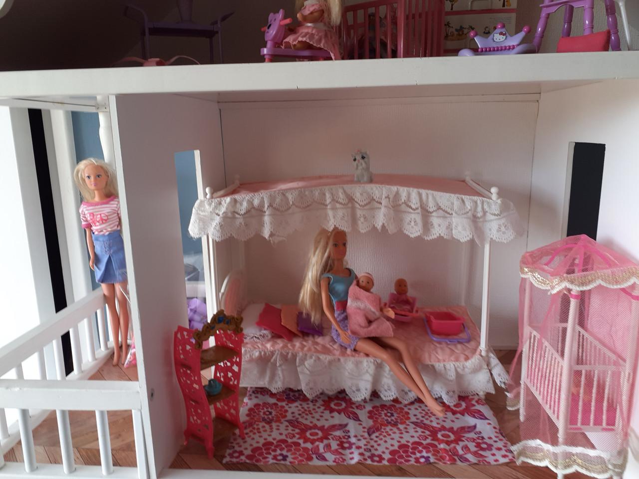 Barbiehuis compleet met spulletjes