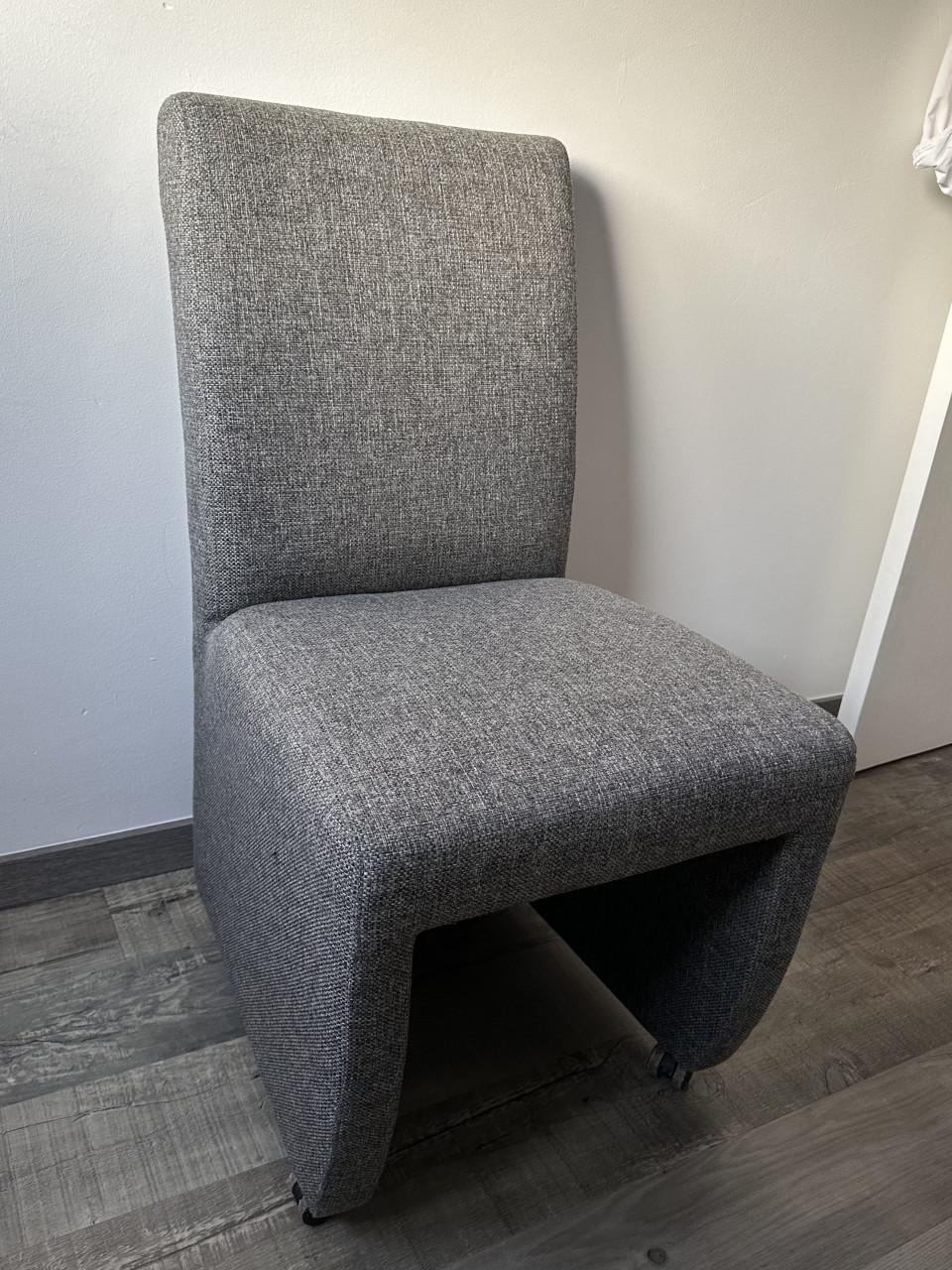 Stoel op wieltjes