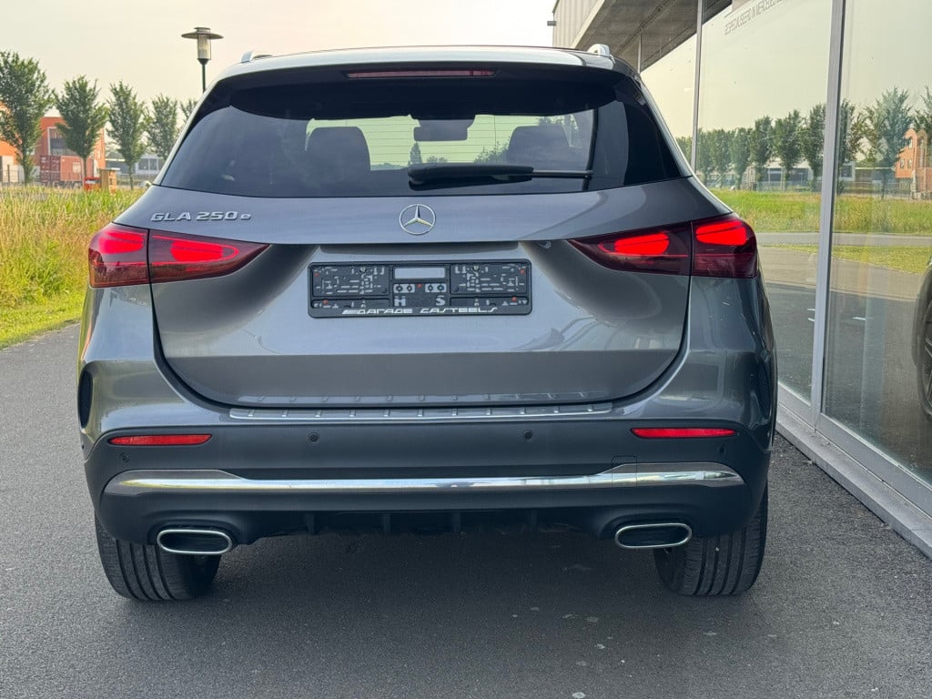 Mercedes-Benz Gla-klasse 250 e amg line automaat / panoramaschuifdak / face