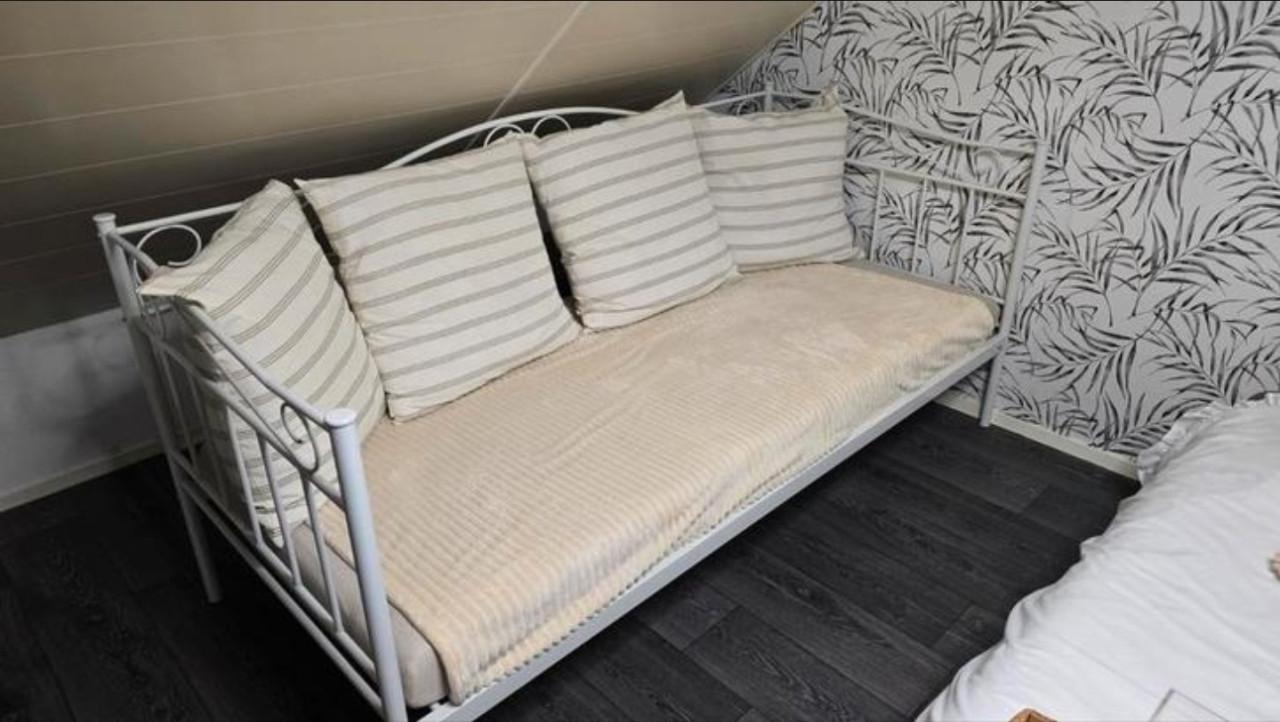 Eenpersoons bed Ledikant met NIEUW matras