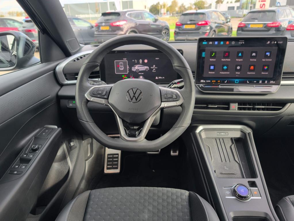 Volkswagen T-roc 1.5 etsi 110 kw r-line | trekhaak