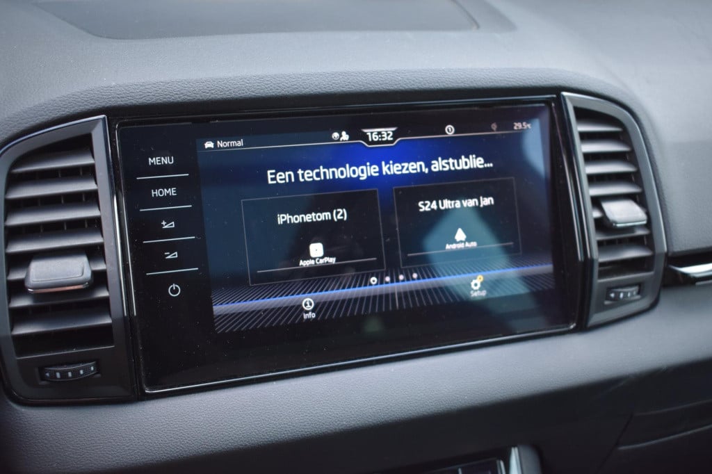 Skoda Karoq 1.5 tsi act sportline | panoramadak | canton | dealer onderhoud