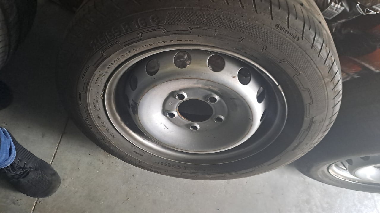 Velg met band 215/65r16   3 stuks