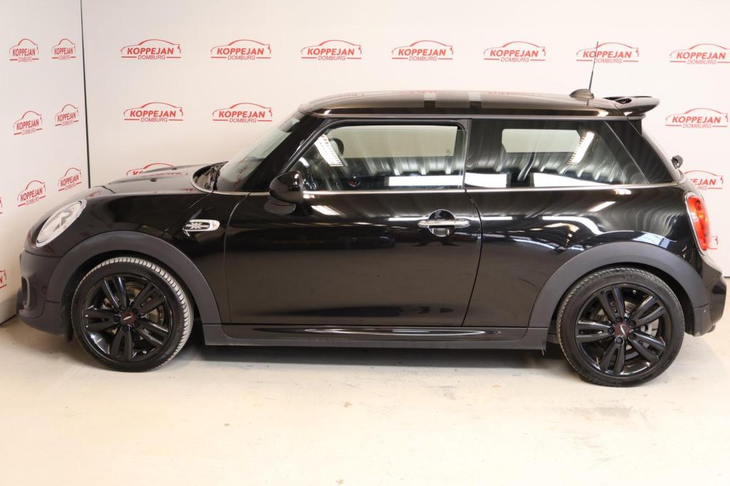 Mini Cooper 1.5 chili serious business nl auto, jcw in en exterieur, stoelv