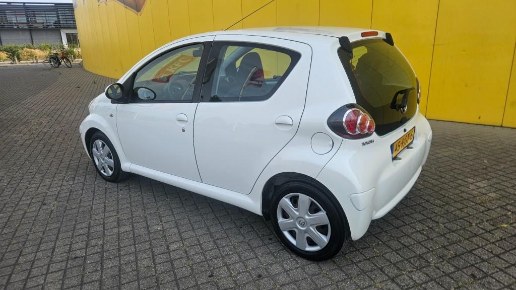 Toyota Aygo 1.0 comfort navigator / nl auto / nap
