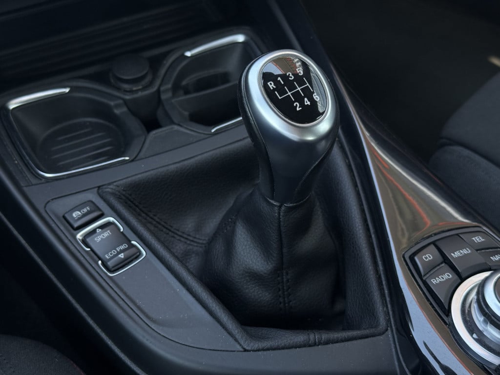 BMW 1 Serie 116i business sportline | nl-auto | groot navi | nieuwe distrib
