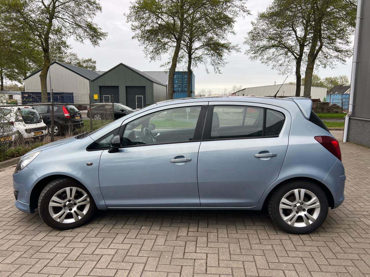 Opel Corsa 1.4-16V Enjoy 179.180KM Jaar Apk