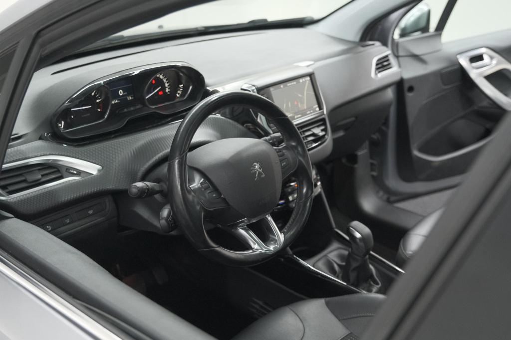 Peugeot 2008 puretech 110 allure | panoramadak | apple carplay | navigatie 