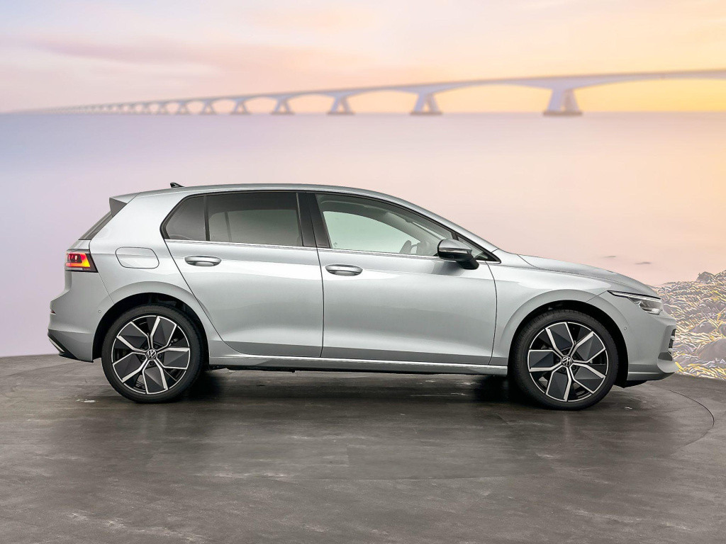Volkswagen Golf 1.5 ehybrid style edition