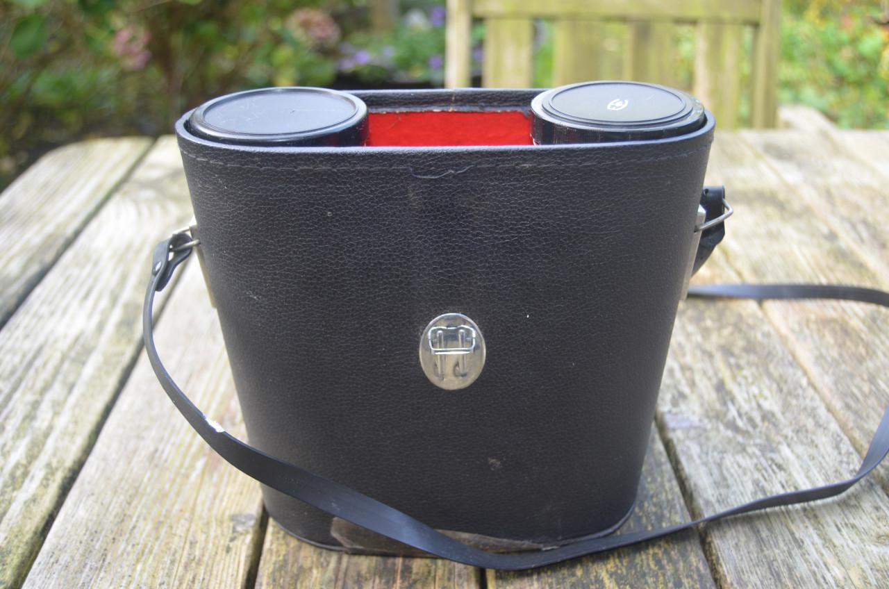 Chinon verrekijker met etui igst.