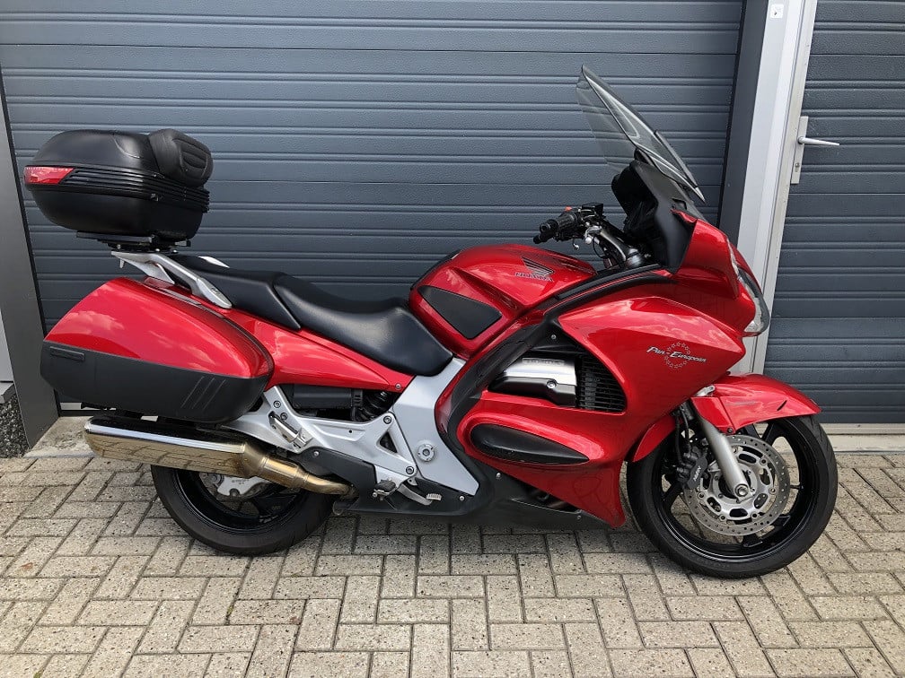 Honda ST1300 Pan European, bj 2002 met 92dkm, mooie staat! Rijklaar €3750,-