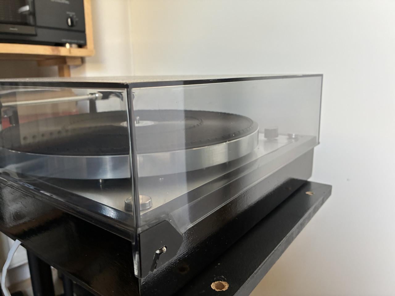 Thorens TD 166 met Shure 95 element.