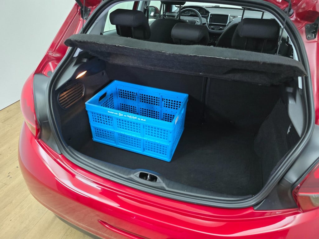 Peugeot 208 occasion met cruisecontrol en veel ruimte ook achterin | tweede
