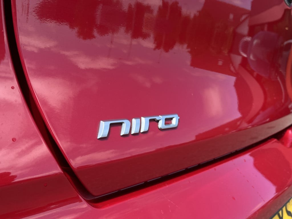 Kia Niro 1.6 gdi hybrid businessline | kanteldak | carplay | camera | trekh