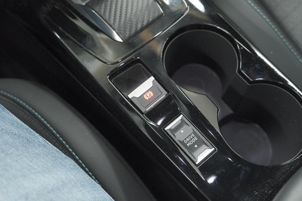 Peugeot 2008 puretech 130 eat8 allure | camera | navigatie | parkeersensore