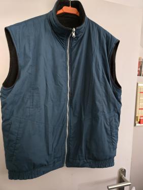 Reversable blauwgroene/zwarte gewatteerde bodywarmer  Maat L
