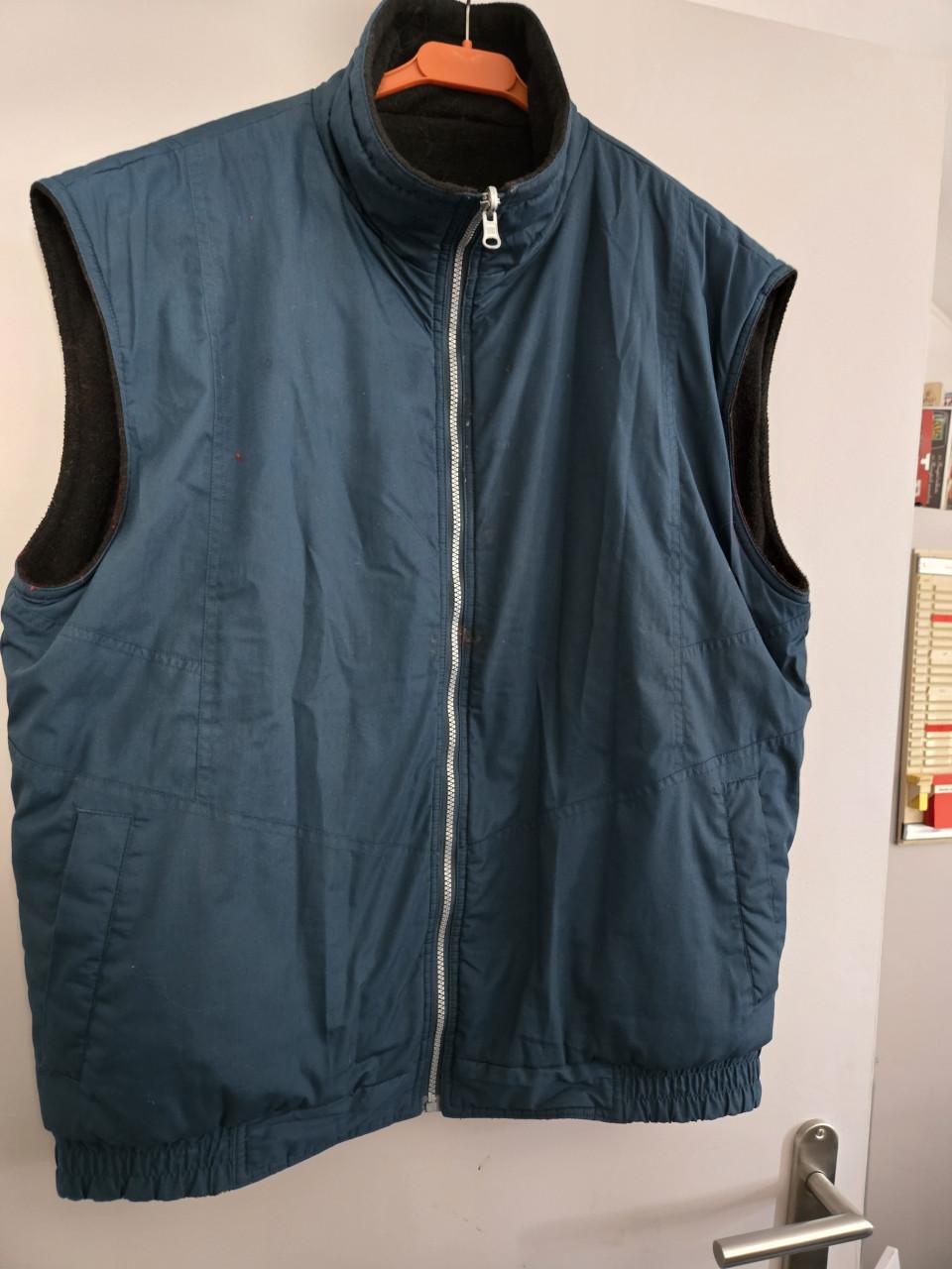 Reversable blauwgroene/zwarte gewatteerde bodywarmer  Maat L