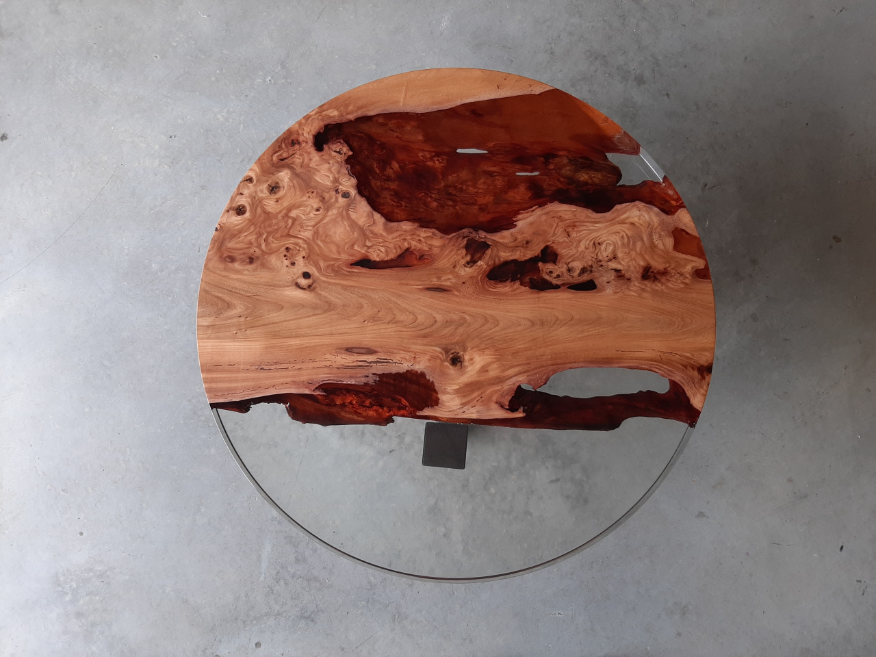 Epoxy ronde bijzzettafel