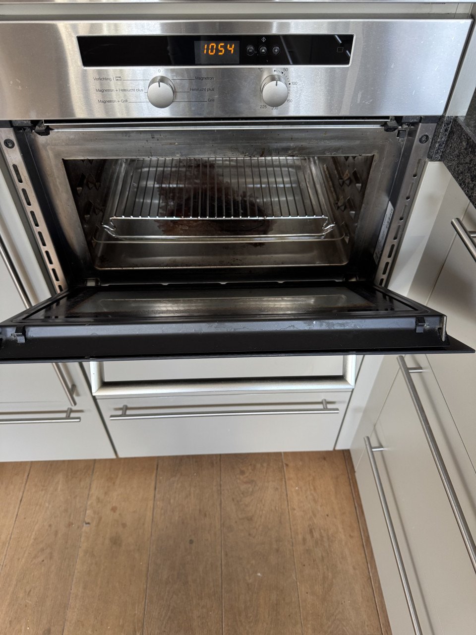 Mausgrau Keuken met Impala gezoet granieten aanrechtblad