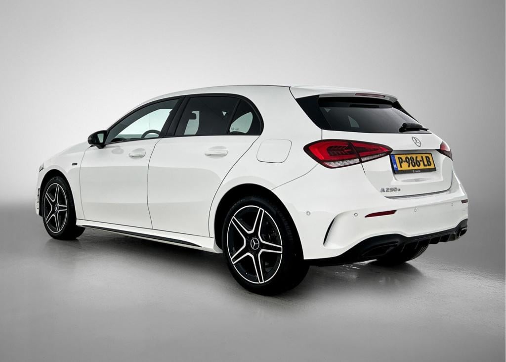 Mercedes-Benz A-Klasse 250 e plug in hybride amg line | stoelverwarming | c