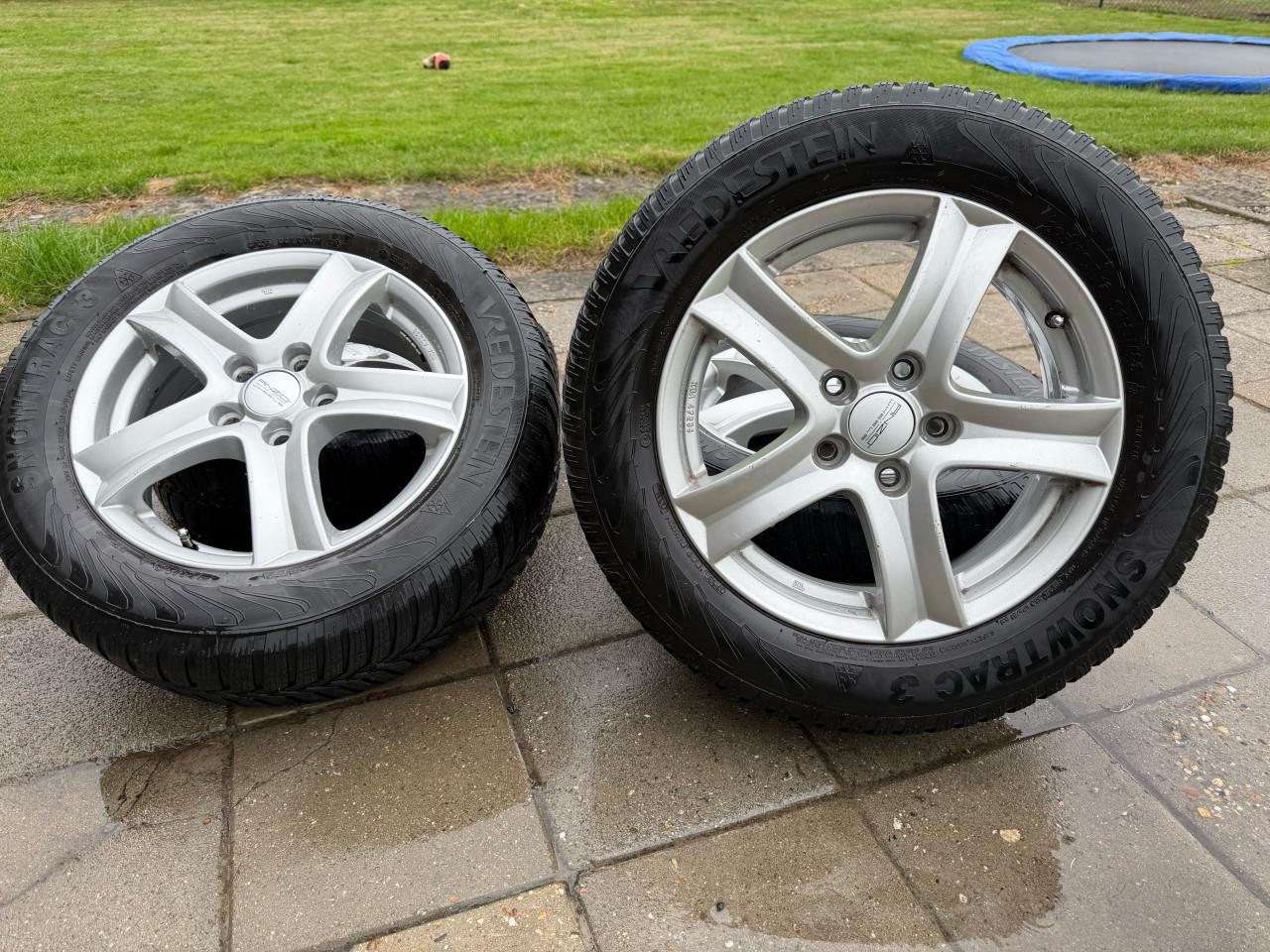Anzio velgen205/60 R16 met Vredestein Snowtrac 3winterbanden
