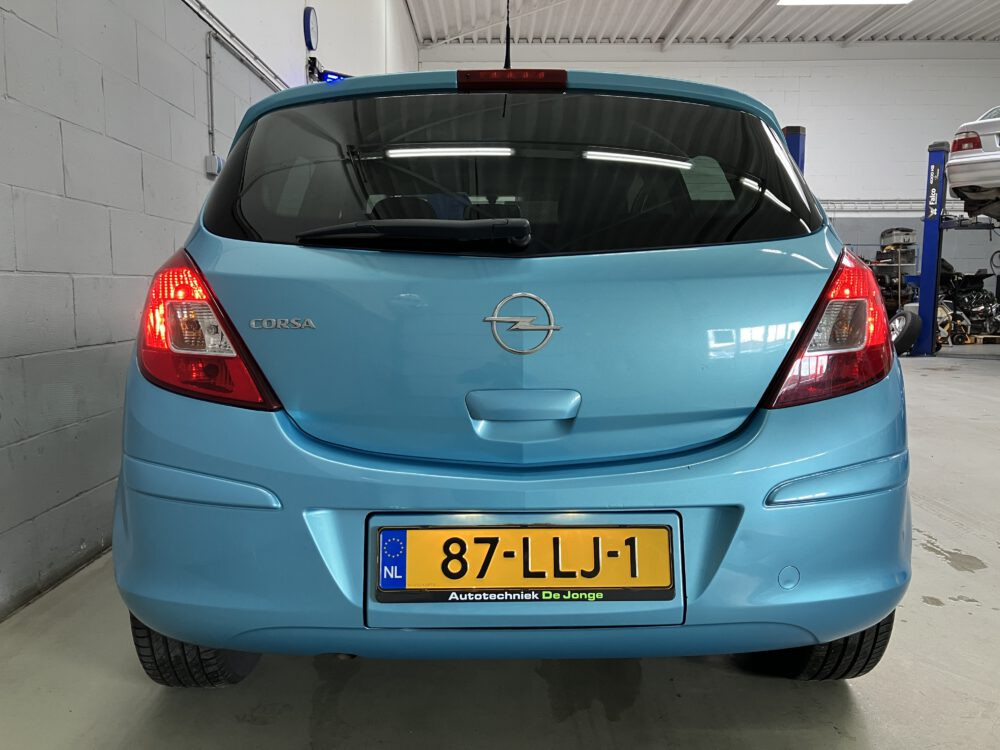 Opel Corsa 1.4-16V '111' Edition