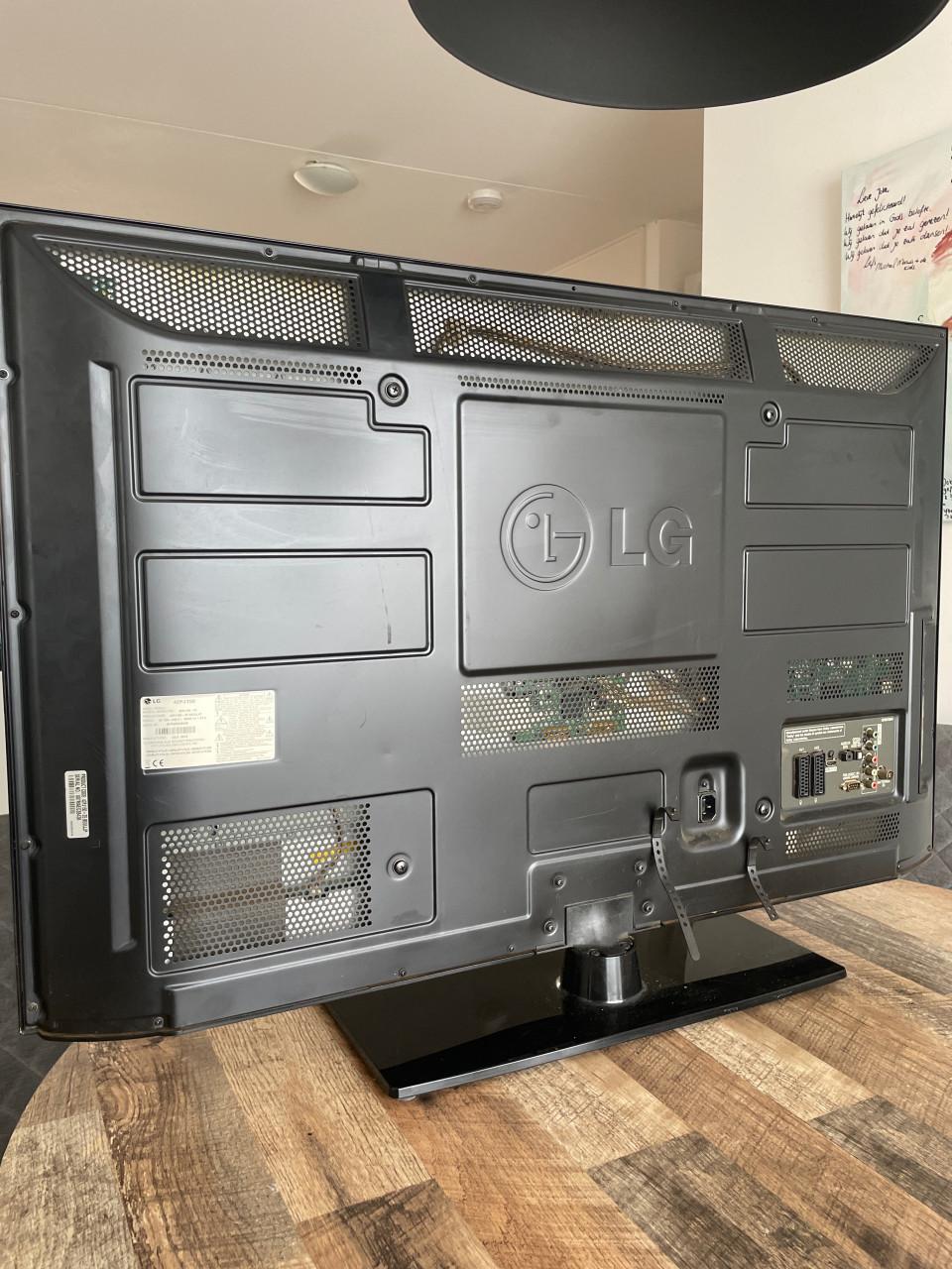 Koopje! LG 42 inch TV (inclusief afstandsbediening) – Vaste prijs €20