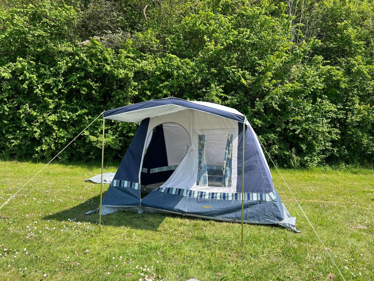 Bungalow tent