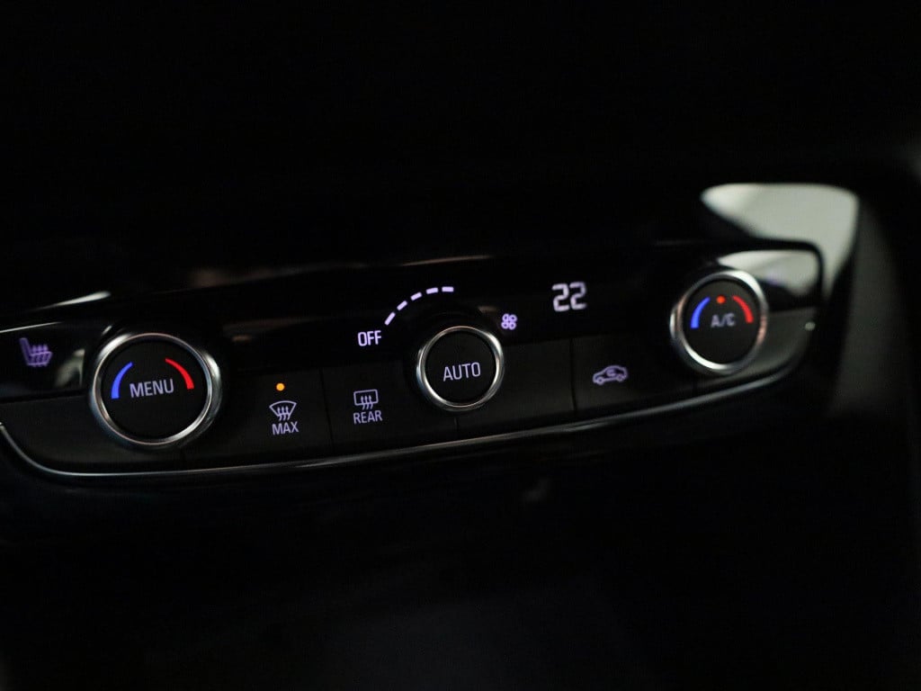 Opel Corsa 1.2 elegance | navigatie | camera | climate control | parkeersen