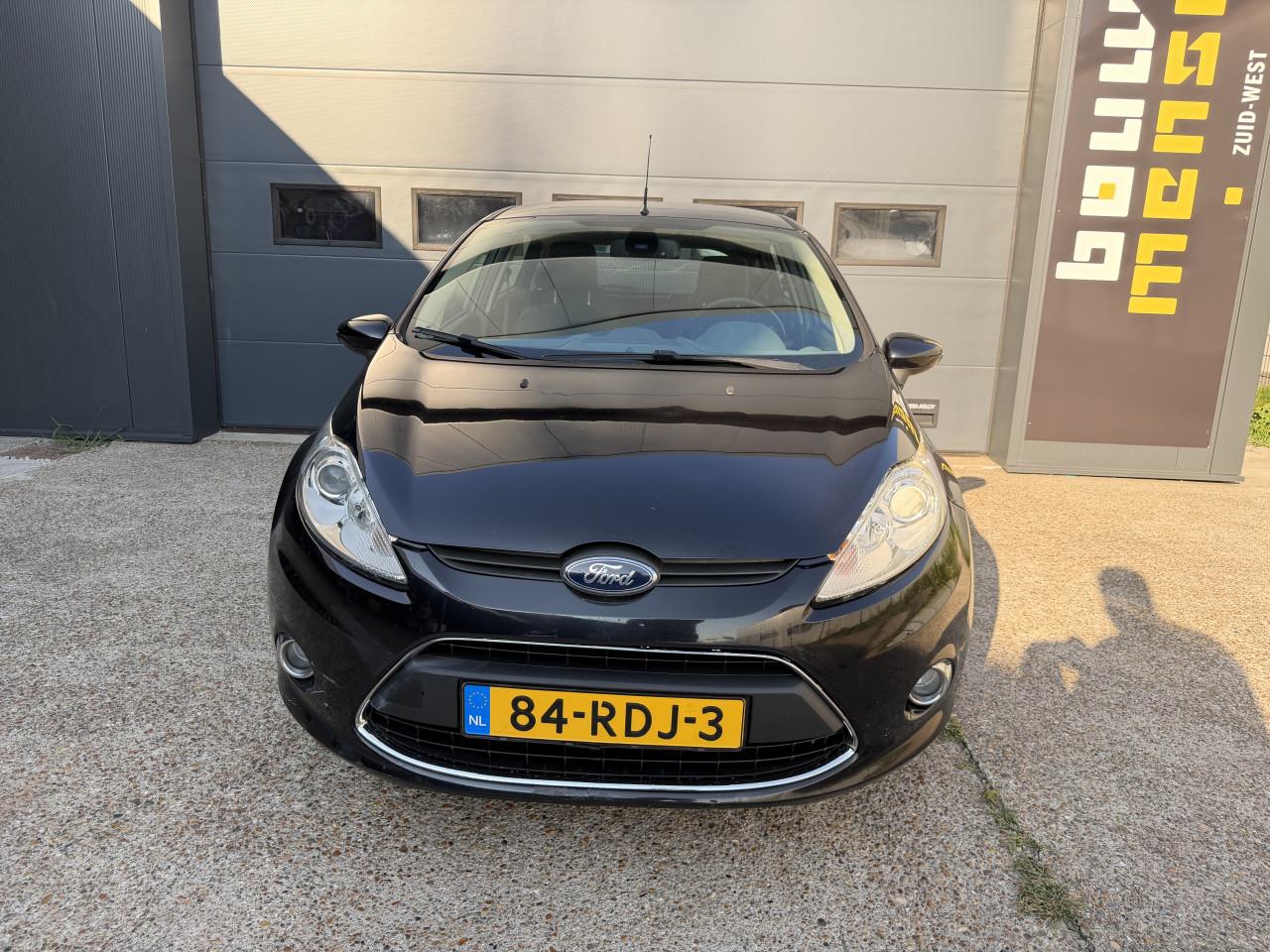 Ford Fiesta 1.25 52KW Titanium 5DRS 2011 Zwart Airco Apk Cruise