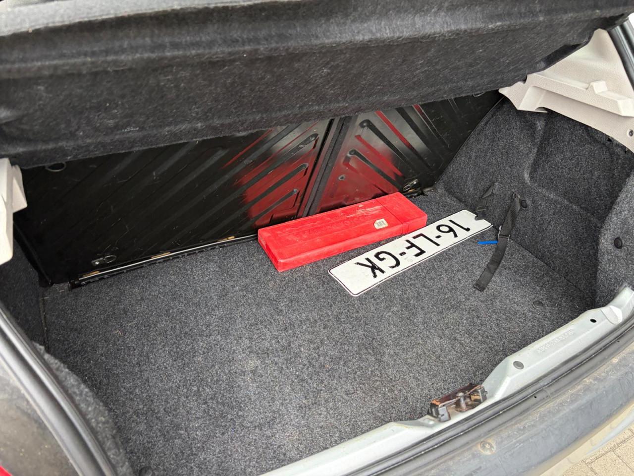 Peugeot 206 - 1.4 XS/Inruilkoopje/APK tot december 2026/Beginnersauto/