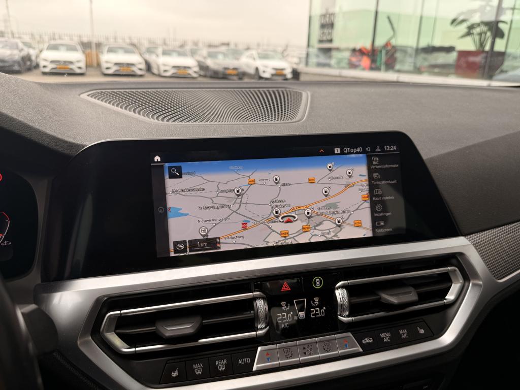 BMW 3-serie 320i high executive edition | head-up | led | leder | hifi | ac