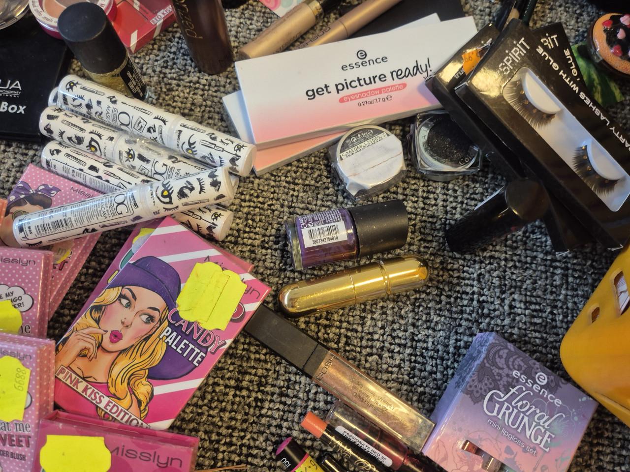 Partij make-up / verzorgingsartikelen