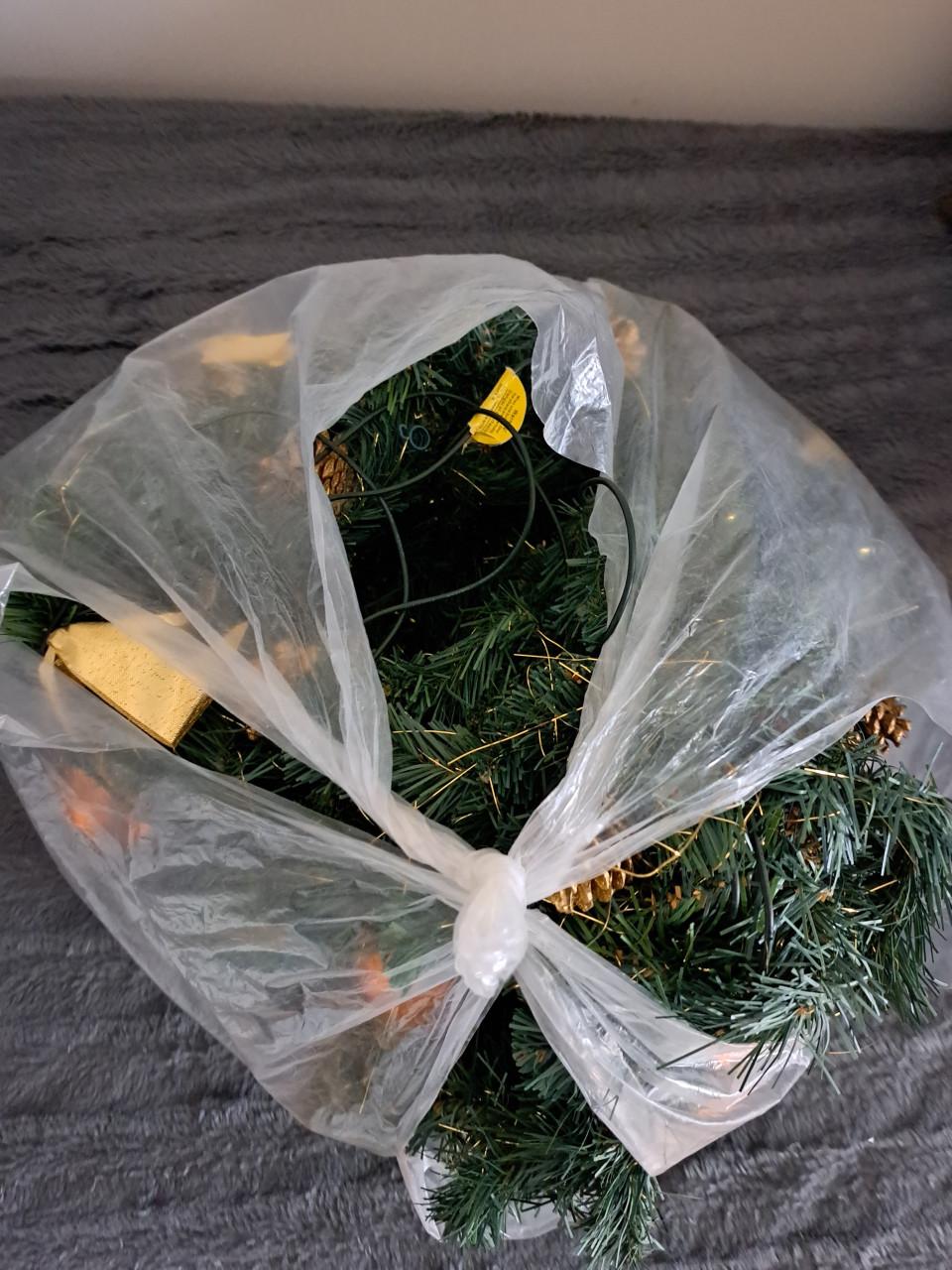 Schitterende kerst quirlande compleet met verlichting.