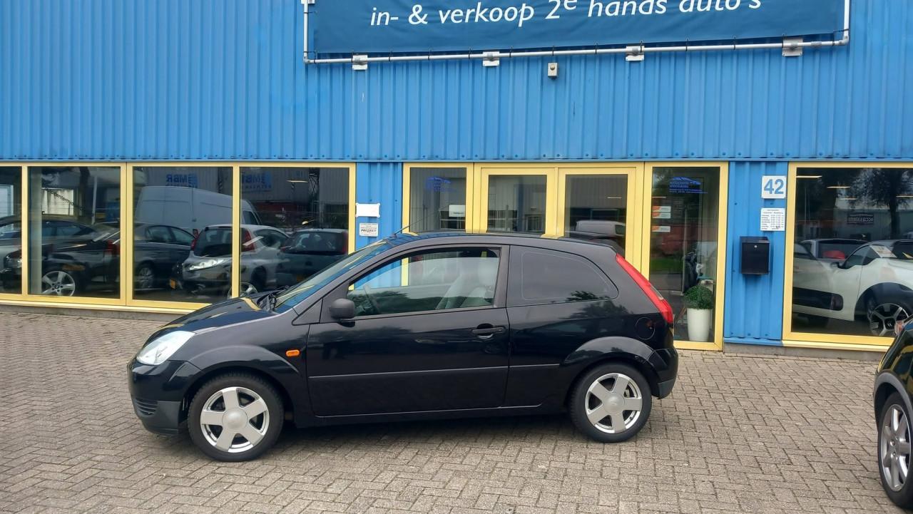 Ford Fiesta 1.25 16v Centennial 3deurs bj:2003 airco lm-velgen apk 10-2027