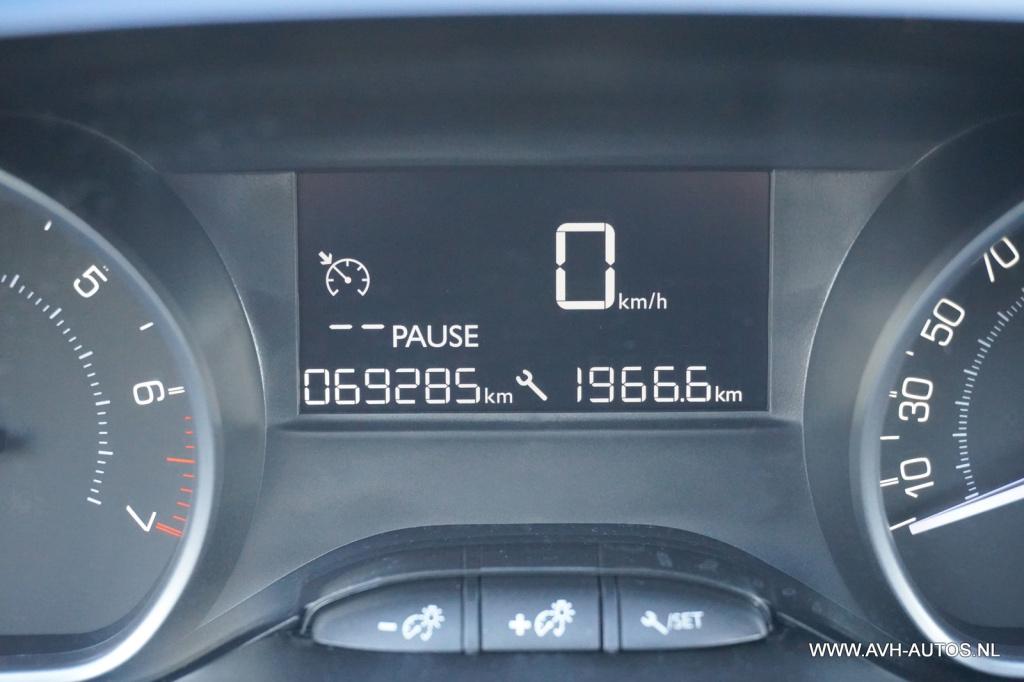 Peugeot 208 1.2 puretech blue lion