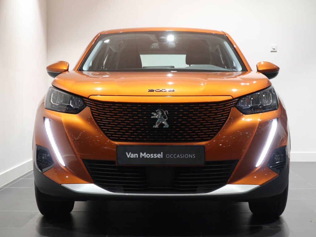 Peugeot E-2008 ev active 50 kwh | 31.000km! | navigatie | apple carplay/and
