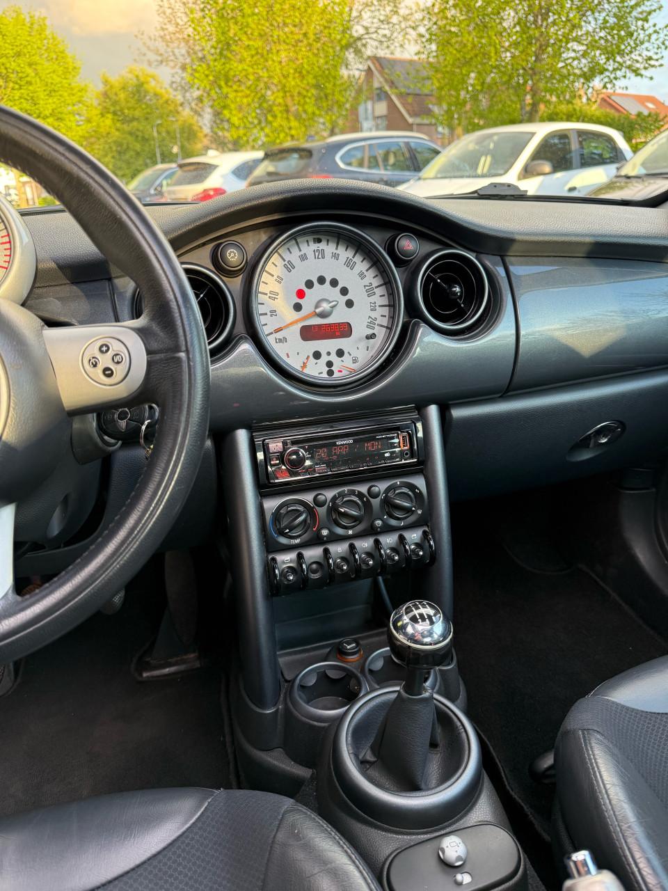 Mini cooper 1.6 PANO/CRUISE/NWAPK
