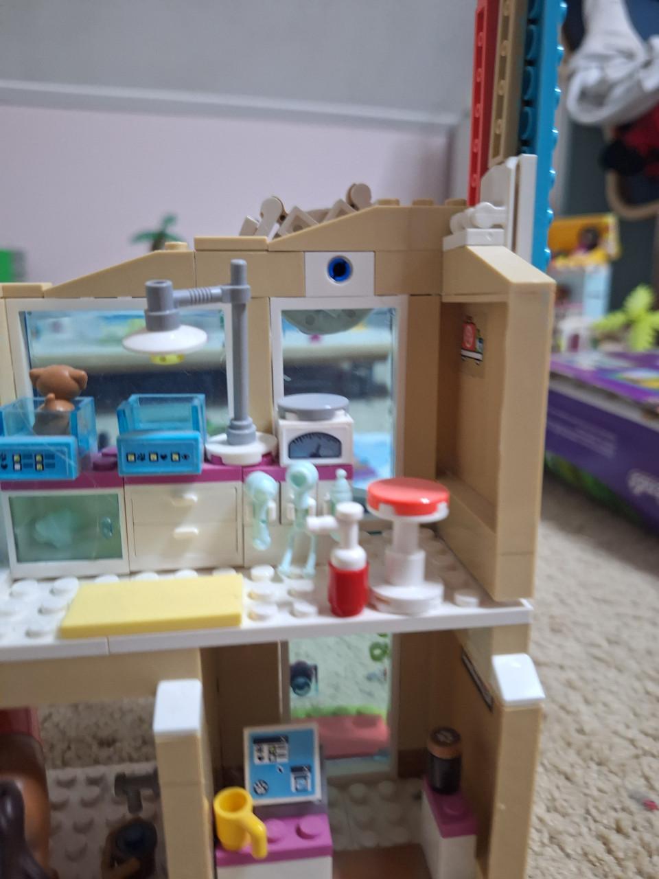 Lego Friends 41446, Heartlake City dierenkliniek, Leeftijd 6+