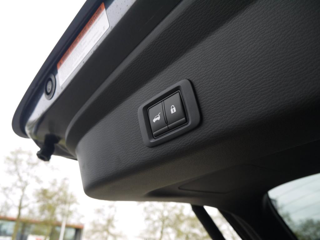 Mitsubishi Outlander 2.4 phev intense+